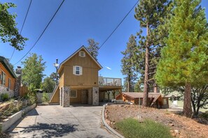 Unclassified image, 3 of 25, button - Pine Haven By Destination Big Bear: Close to the Village, Snow Summit and Marina's (Big Bear Lake)