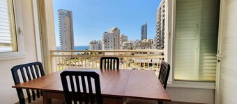 Masaryk Musk in Bat Yam