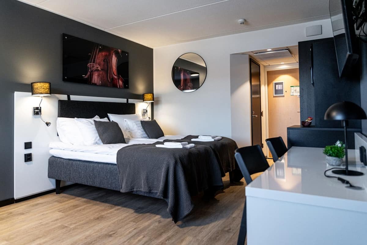 Comfort Double Room | 1 bedroom, desk, free WiFi, bed sheets