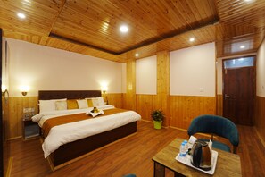 1 bedroom, WiFi, bed sheets - Crested View | Cottage in Fagu | w King Bed,food,View (Fagu)