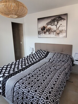 1 bedroom, desk, iron/ironing board, travel cot