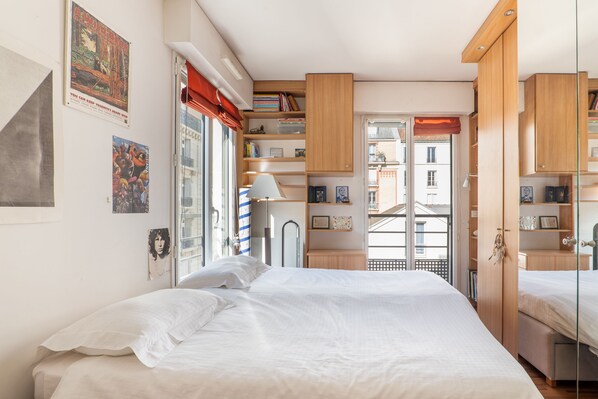 3 bedrooms, desk, WiFi, bed sheets - Village Vision, by Veeve (Paris)