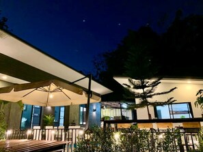 Outdoor dining - Bonnie Baan Private Pool Villa, Mae Rim (Tambon San Pong)