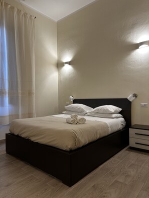 Standardværelse | Dundyner, senge med madrasser af memory foam, gratis Wi-Fi, sengetøj