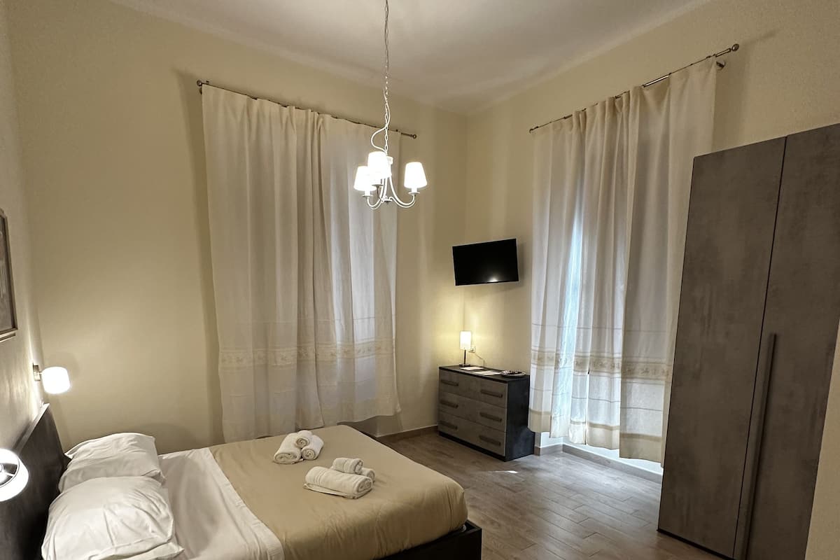 Habitación estándar | Edredón, camas con efecto memoria, wifi gratis y ropa de cama