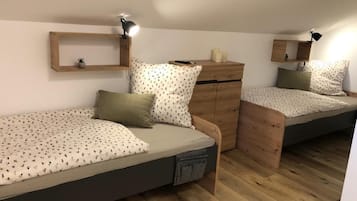 3 Schlafzimmer, Bügeleisen/Bügelbrett, Reisekinderbett, WLAN