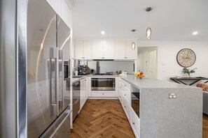 Coffee/tea maker, cookware/dishes/utensils - Secret Getaway Capel Sound - Newly renovated, contemporary and stylish (Capel Sound)
