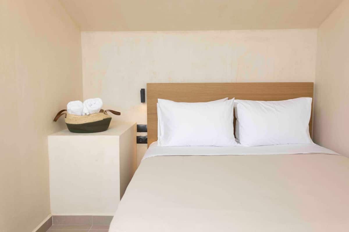 In-room safe, blackout curtains, soundproofing, iron/ironing board
