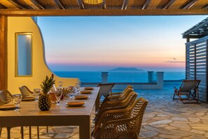 Deluxe Villa | Terrace/patio