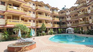 Outdoor pool - EMERALD HIGHLAND BEACH RESORT (Candolim)
