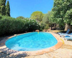 Outdoor pool - Charming house with garden and swimming pool, close to the center. (Lorgues)