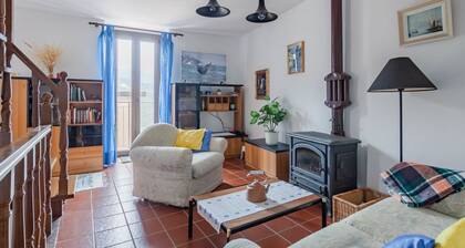 GuestHost - Cozy apartment of 102 sqm on three floors, can accommodate up to 5 people.The property is located in the hamlet of Riomaggiore, Volastra, in the heart of the Cinque Terre, one of the most beautiful natural Mediterranean areas of Liguria.Highl