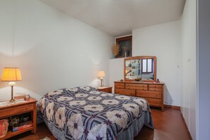 2 Schlafzimmer, Bügeleisen/Bügelbrett, Internetzugang, Bettwäsche