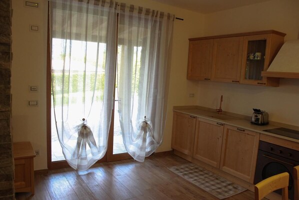 Refrigerador, horno, parrilla de estufa y lavavajillas 