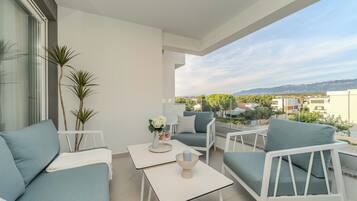 Comfort Apartment, 2 Bedrooms, 2 Bathrooms | Terrace/patio