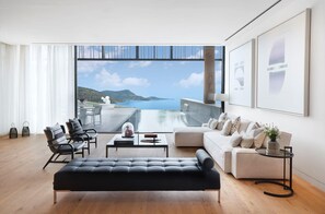 Private beach, beach bar - Barbaros Reserve Bodrum Residences Managed by Kempinski (Bodrum)