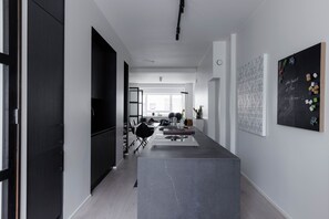 Refrigerador, horno, placa de cocina, lavavajillas