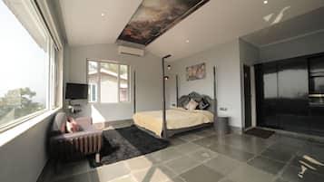 Ultra Luxury Suite | 1 bedroom, individually furnished, soundproofing, free WiFi