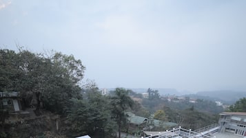 Hồ bơi ngoài trời