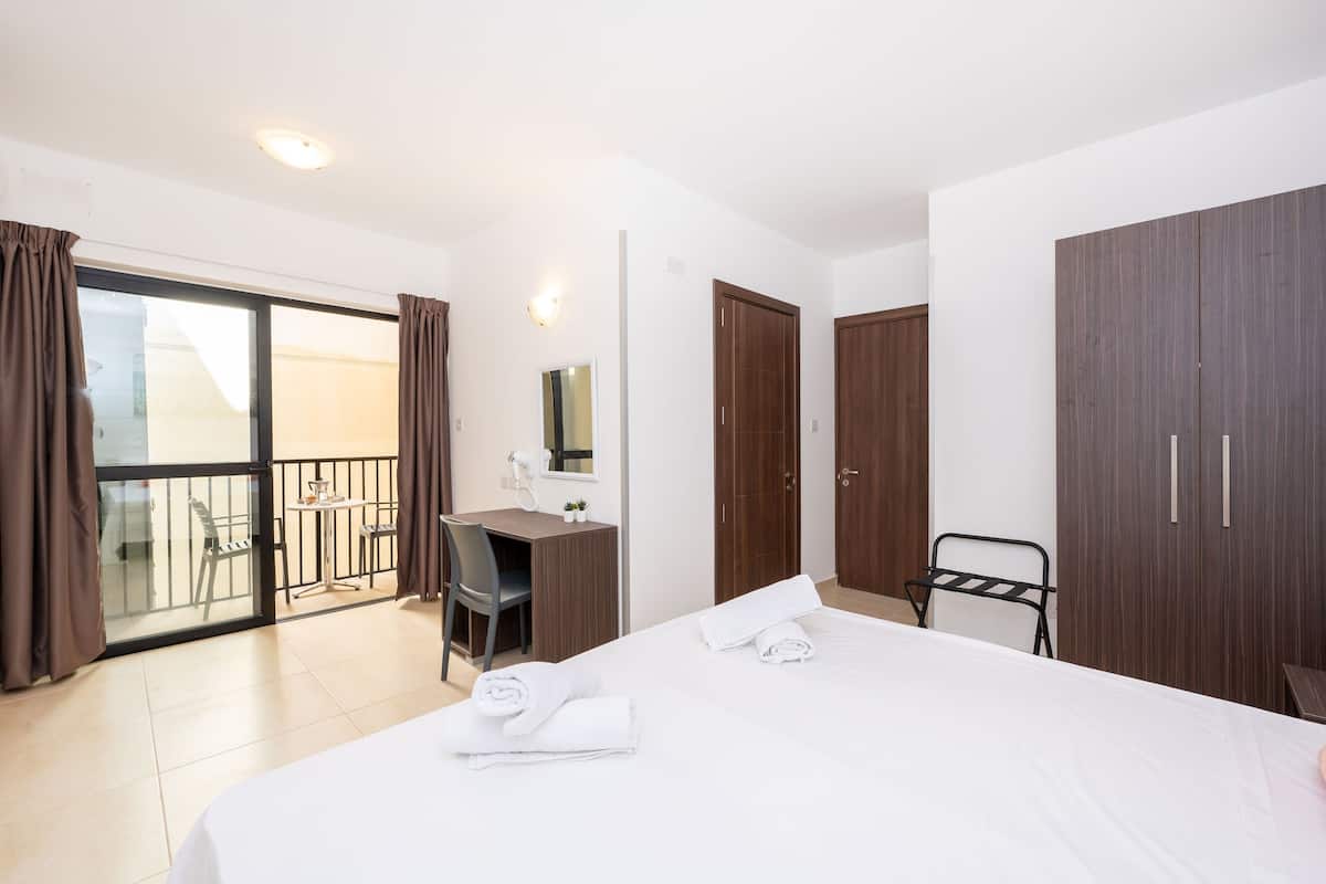 Standard-Apartment, 2 Schlafzimmer, Meerblick | 2 Schlafzimmer, Schreibtisch, laptopgeeigneter Arbeitsplatz