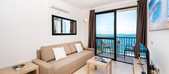 Islet Seafront Family Apartment