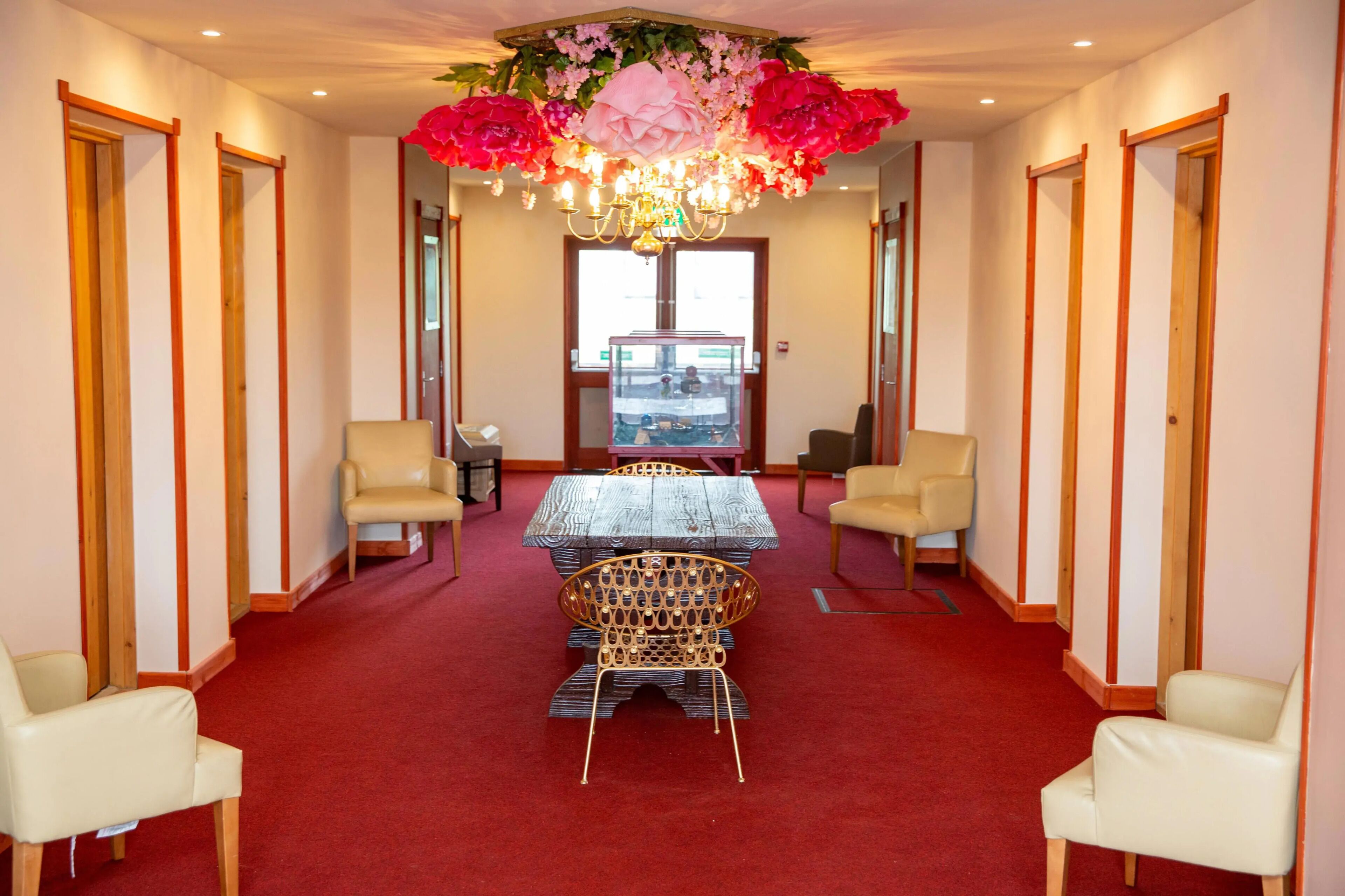 Bàn, nôi (giường cho trẻ sơ sinh) miễn phí 