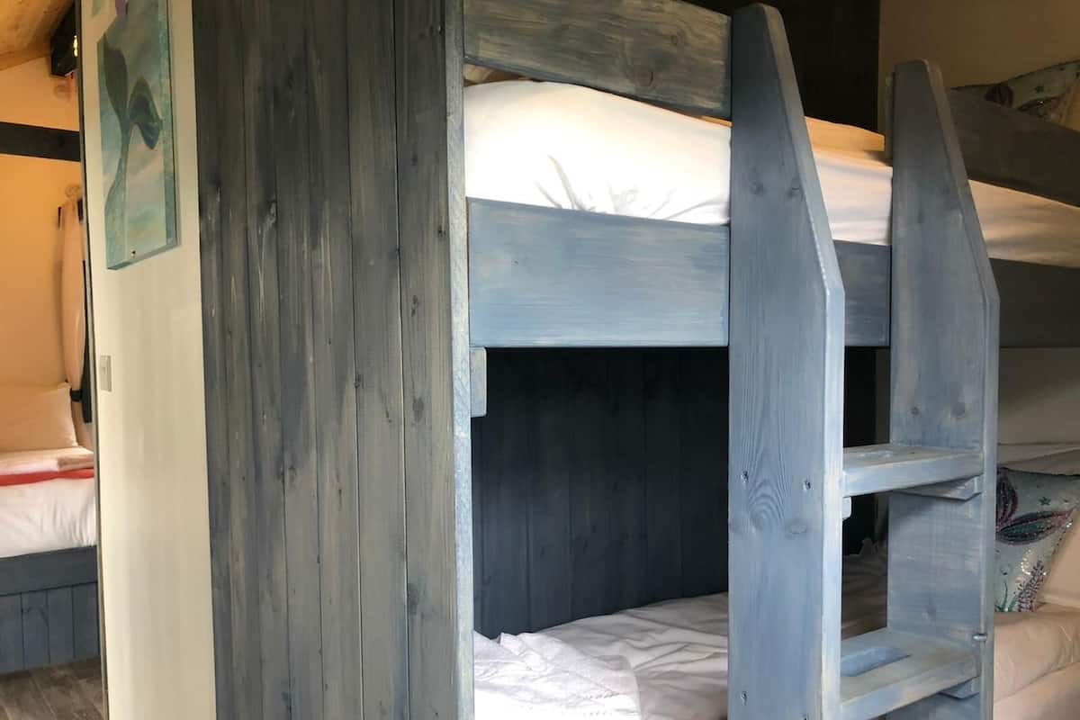 Classic-studio | Työpöytä, ilmaiset vauvansängyt, ilmainen Wi-Fi, vuodevaatteet