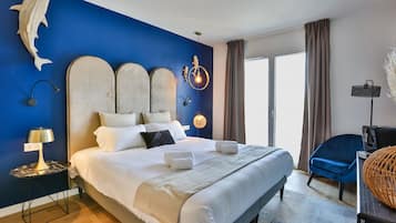 Double Room, 1 King Bed, Sea View (sans balcon) | 1 bedroom, premium bedding, minibar, in-room safe