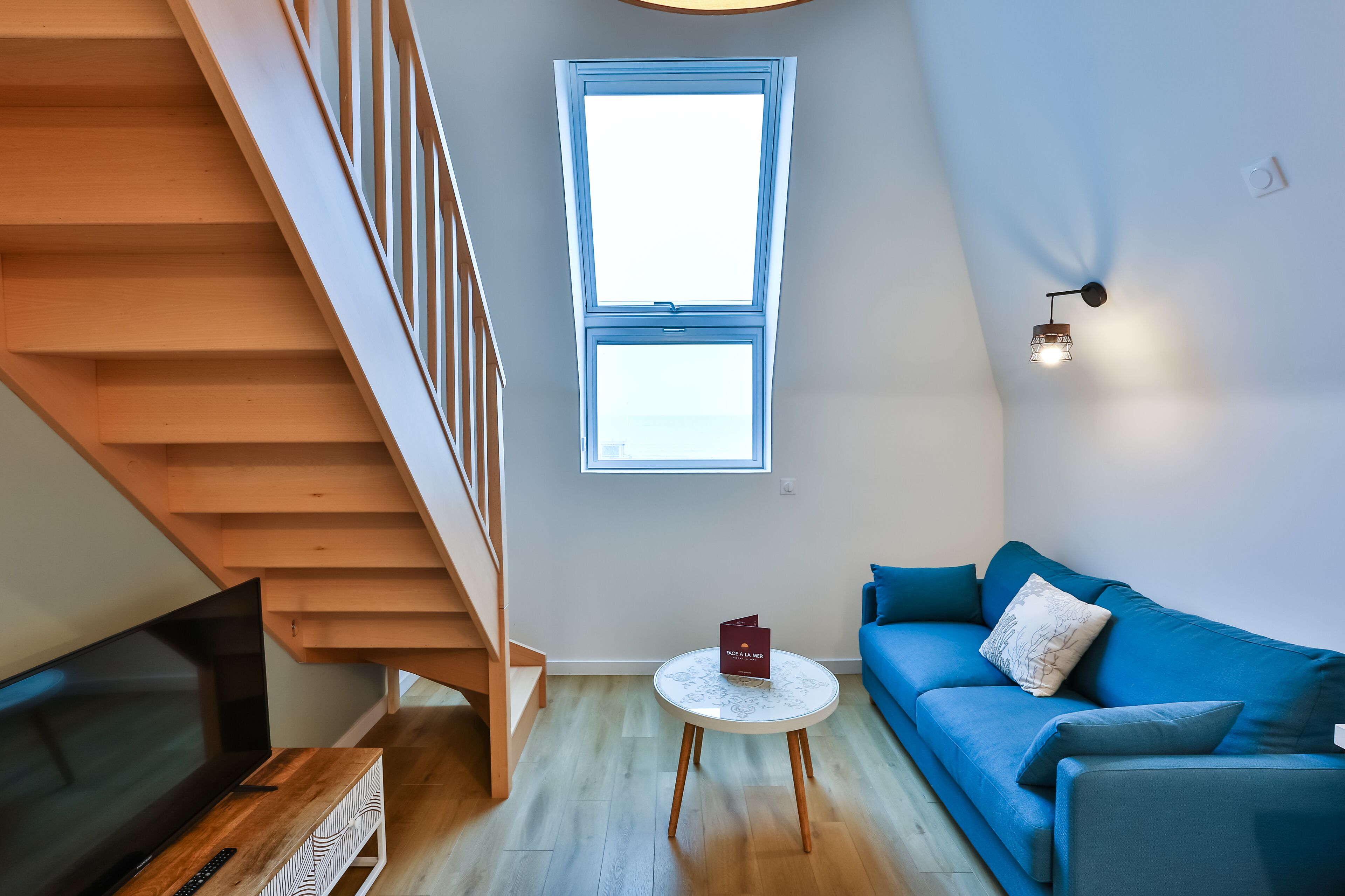 Apartment, 1 Bedroom, Sea View, Mezzanine (sans balcon) | Premium bedding, minibar, in-room safe, blackout curtains