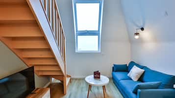 Apartment, 1 Bedroom, Sea View, Mezzanine (sans balcon) | Premium bedding, minibar, in-room safe, blackout curtains