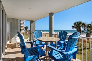 Property grounds - Beautiful 2Bdr on 1st Floor!!  Free Beach Chairs!!! (Panama City Beach)