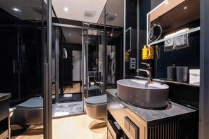 Habitació doble Comfort | Caixa forta a l'habitació, escriptori i habitacions insonoritzades 
