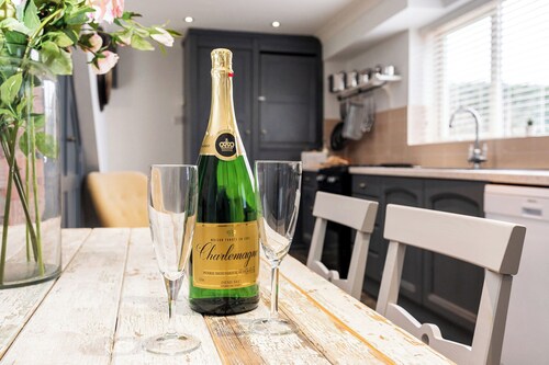 Cute 2 bedroom cottage on the outskirts of Doncaster