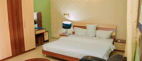 1 kamar tidur dan didekorasi berbeda-beda