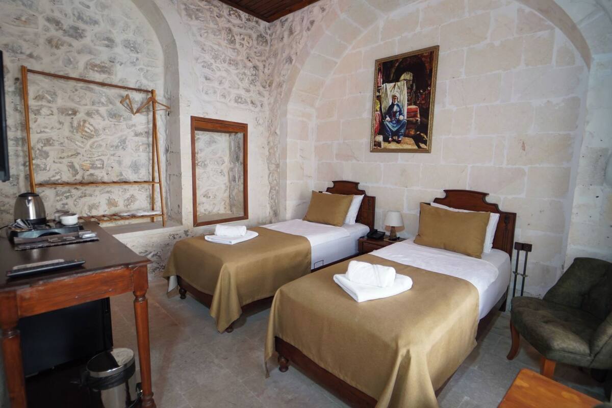 Premium bedding, minibar, desk, soundproofing