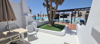 Appartamento con Piscinas y Vistas al mar