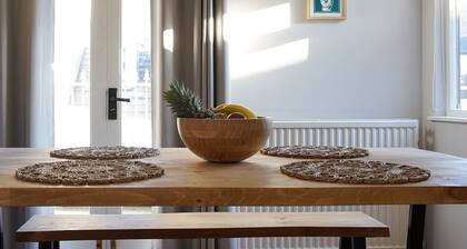 IndieHaus - Central Stamford Apartment