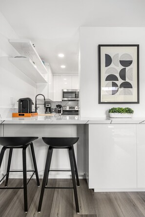 Fridge, microwave, oven, stovetop - Our Biarritz-Downtown, Boutique inspired 1br condo (Palm Springs)