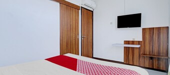 Hotel O Near Mall Ciputra 2