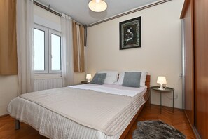 2 bedrooms, WiFi, bed sheets