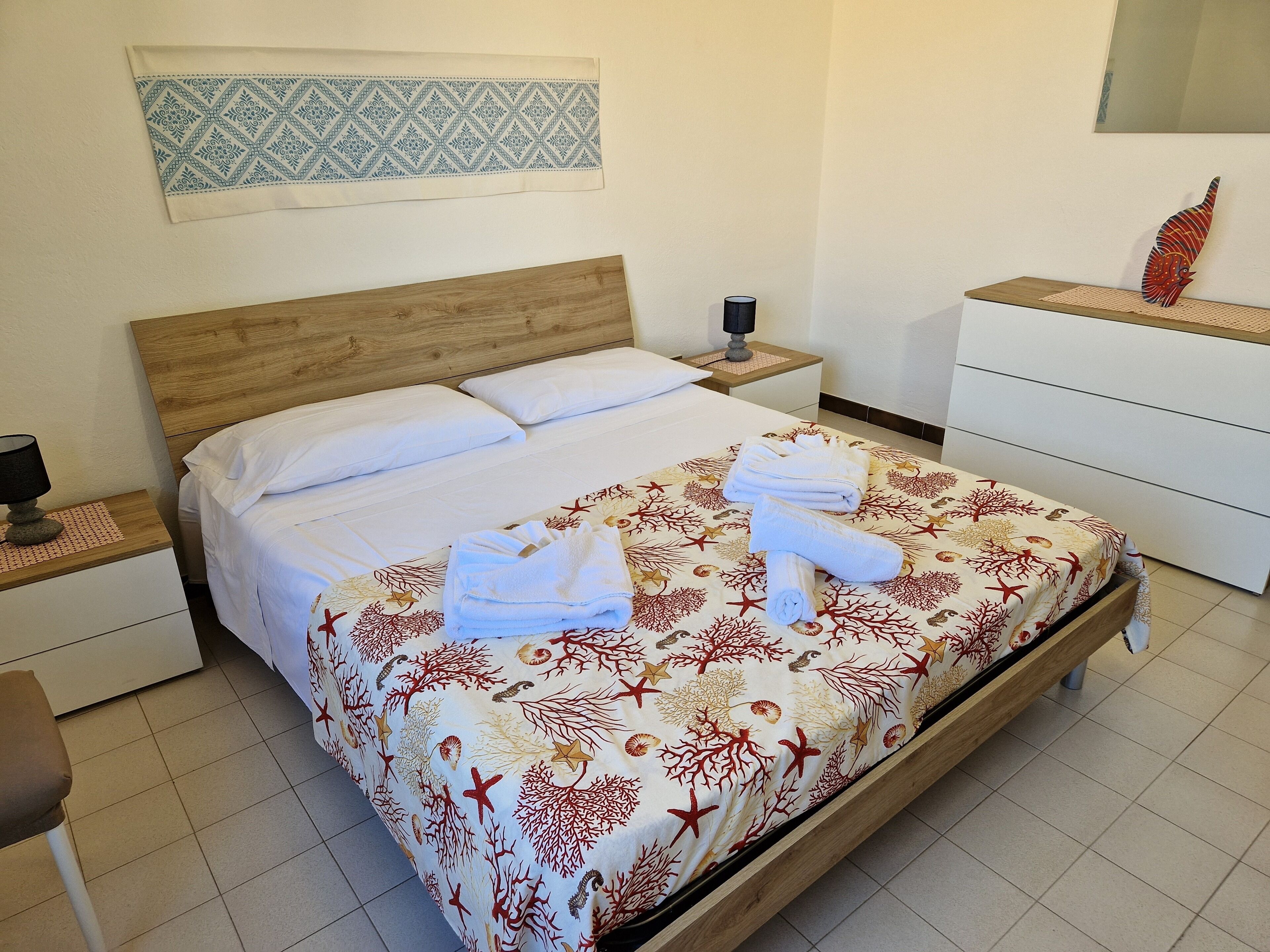 2 chambres, fer et planche à repasser, Wi-Fi, draps fournis