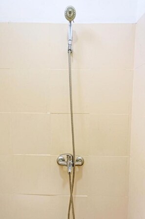 Deluxe Double Room | Bathroom | Shower, bathrobes, bidet, towels