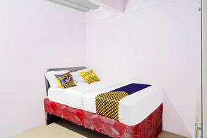 Basic Single Room | Desk, laptop workspace, free WiFi, bed sheets - Hotel O Biring Residence (Wargasaluyu)