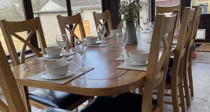 Newly refurbished thatched cottage in beautiful sleepy village