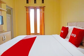 Deluxe-Doppelzimmer | Schreibtisch, laptopgeeigneter Arbeitsplatz, Bettwäsche