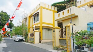 Front of property - OYO 91580 Kost Bougenville Syariah (Madiun)