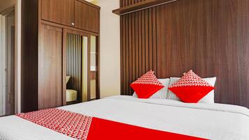 Kamar Double Deluks | Meja kerja, ruang kerja ramah laptop, Wi-Fi gratis, dan seprai linen