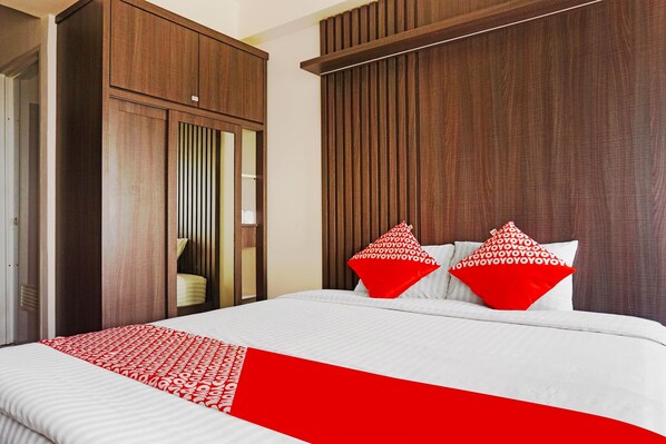 Deluxe Double Room | Desk, laptop workspace, free WiFi, bed sheets - Collection O SSR Apartemen Gunung Putri Square (Gunung Putri)