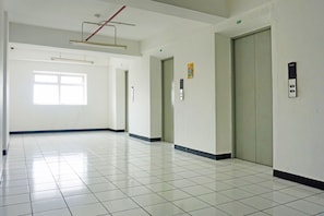 Lobby - Collection O SSR Apartemen Gunung Putri Square (Gunung Putri)
