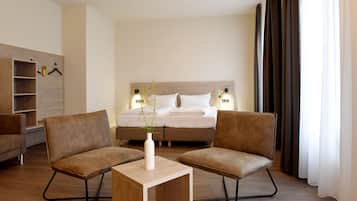 Junior Suite | 1 bedroom, desk, laptop workspace, soundproofing